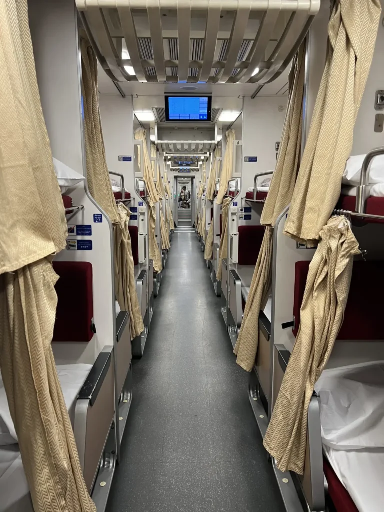 ノーンカーイ→バンコク　(タイ国有鉄道　寝台列車)