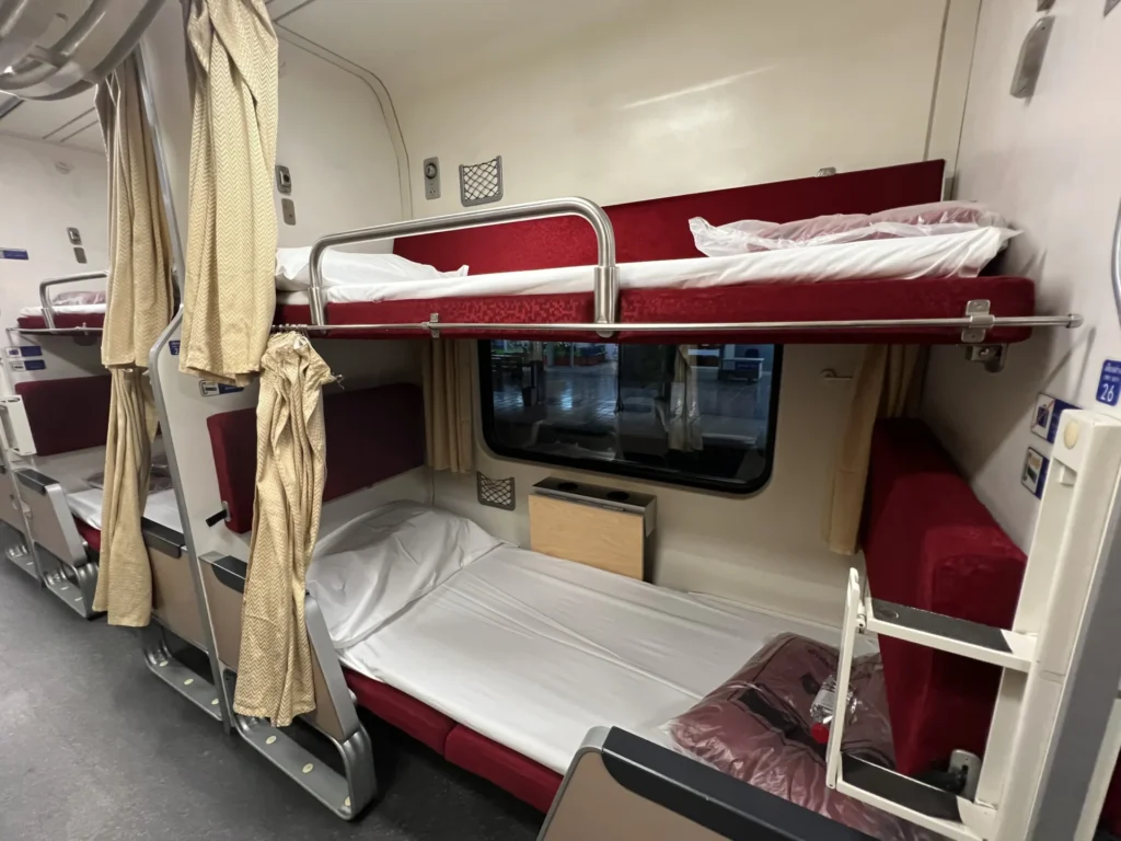 タイ国鉄　寝台列車　座席
